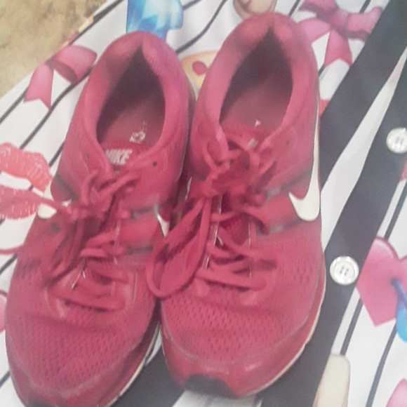 Nikes w/FREE Emoji Jersey!😊❤💜 - Picture 8 of 8